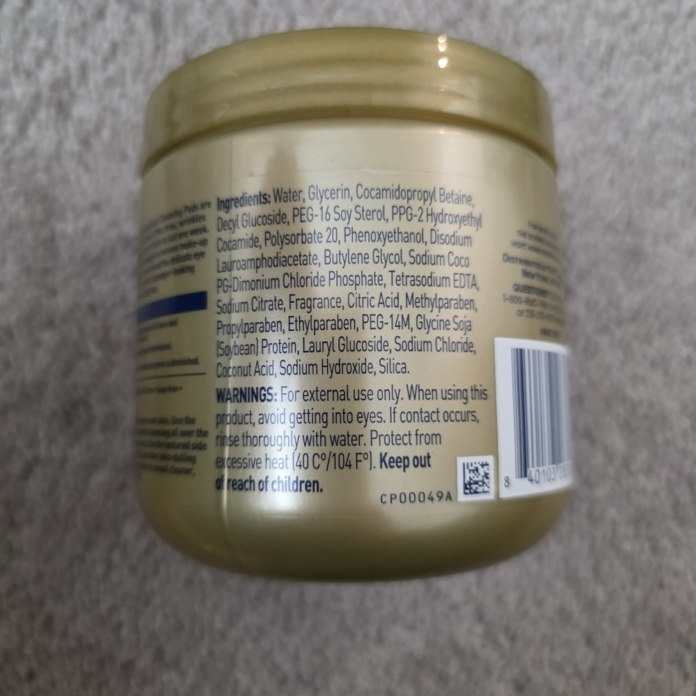 RoC Retinol Correxion Line Smoothing Daily Cleansing Pads - Picture 2 of 3